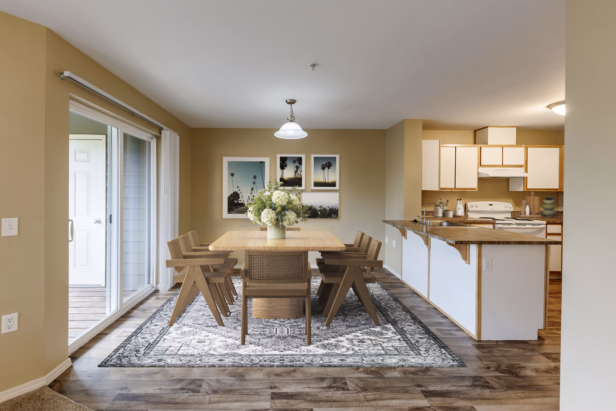 dining room at Willamette Park Apartments