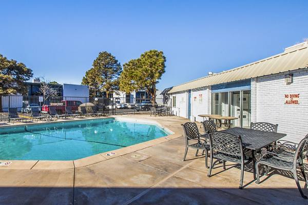 pool at Arioso Apartments