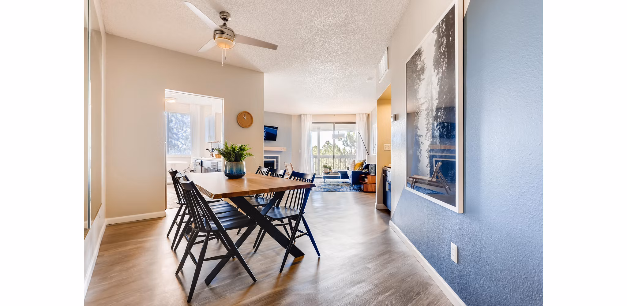 dining room at Alta Springs Apartments 