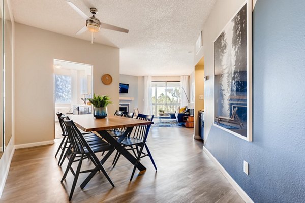 dining room at Alta Springs Apartments 