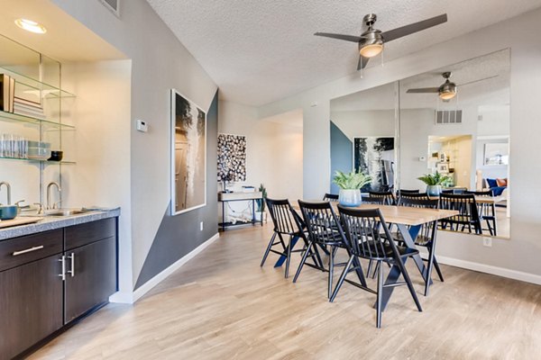 dining area at Alta Springs Apartments