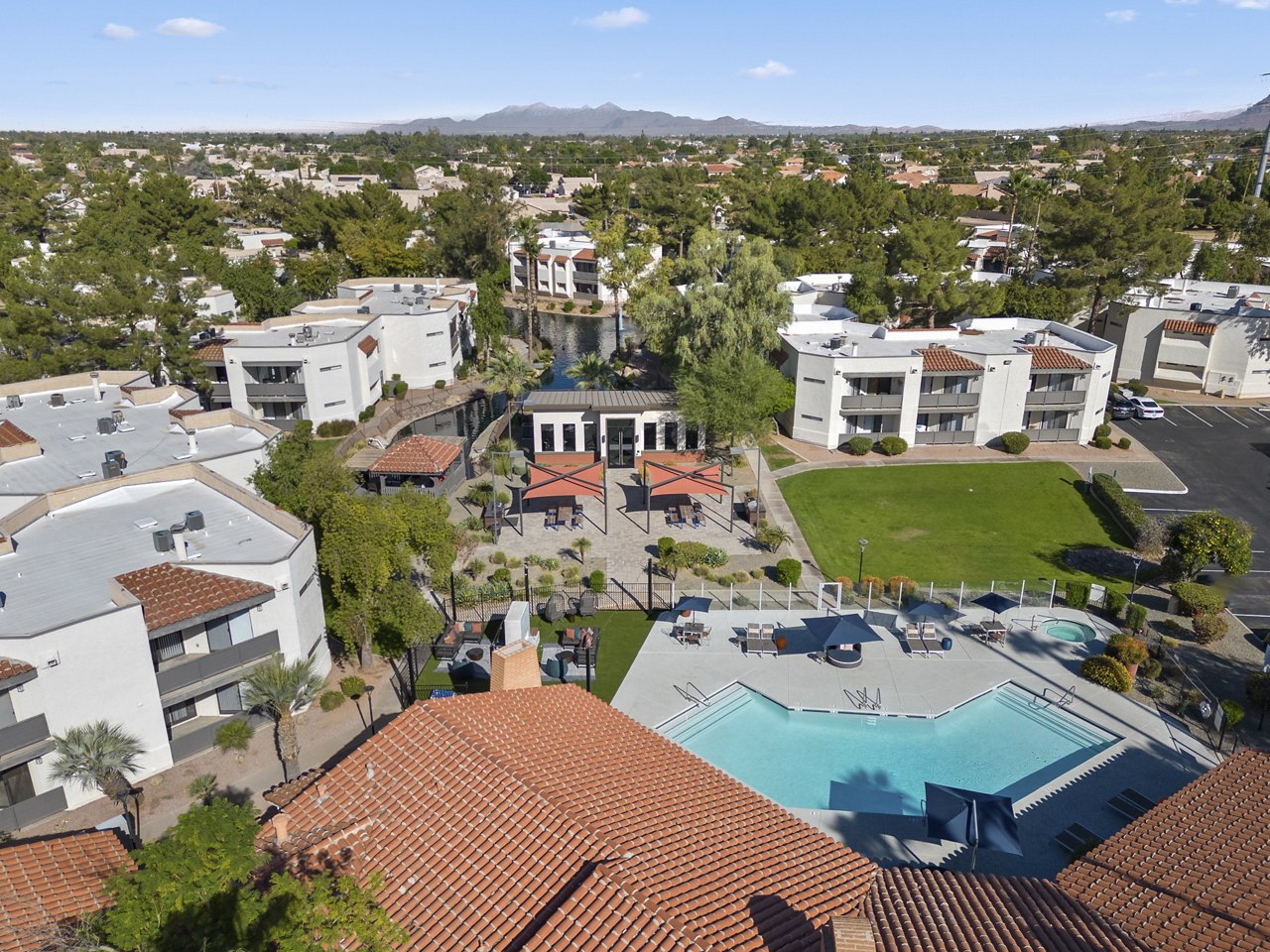 Genoa Lakes Apartments in Mesa Greystar