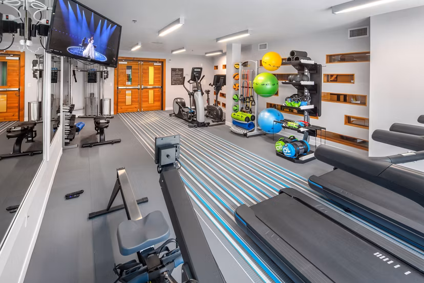 State-of-the-art fitness center with modern equipment at Enso Apartments