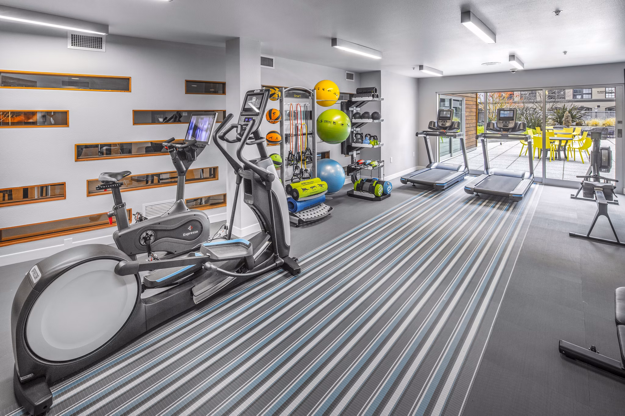State-of-the-art fitness center with modern equipment at Enso Apartments
