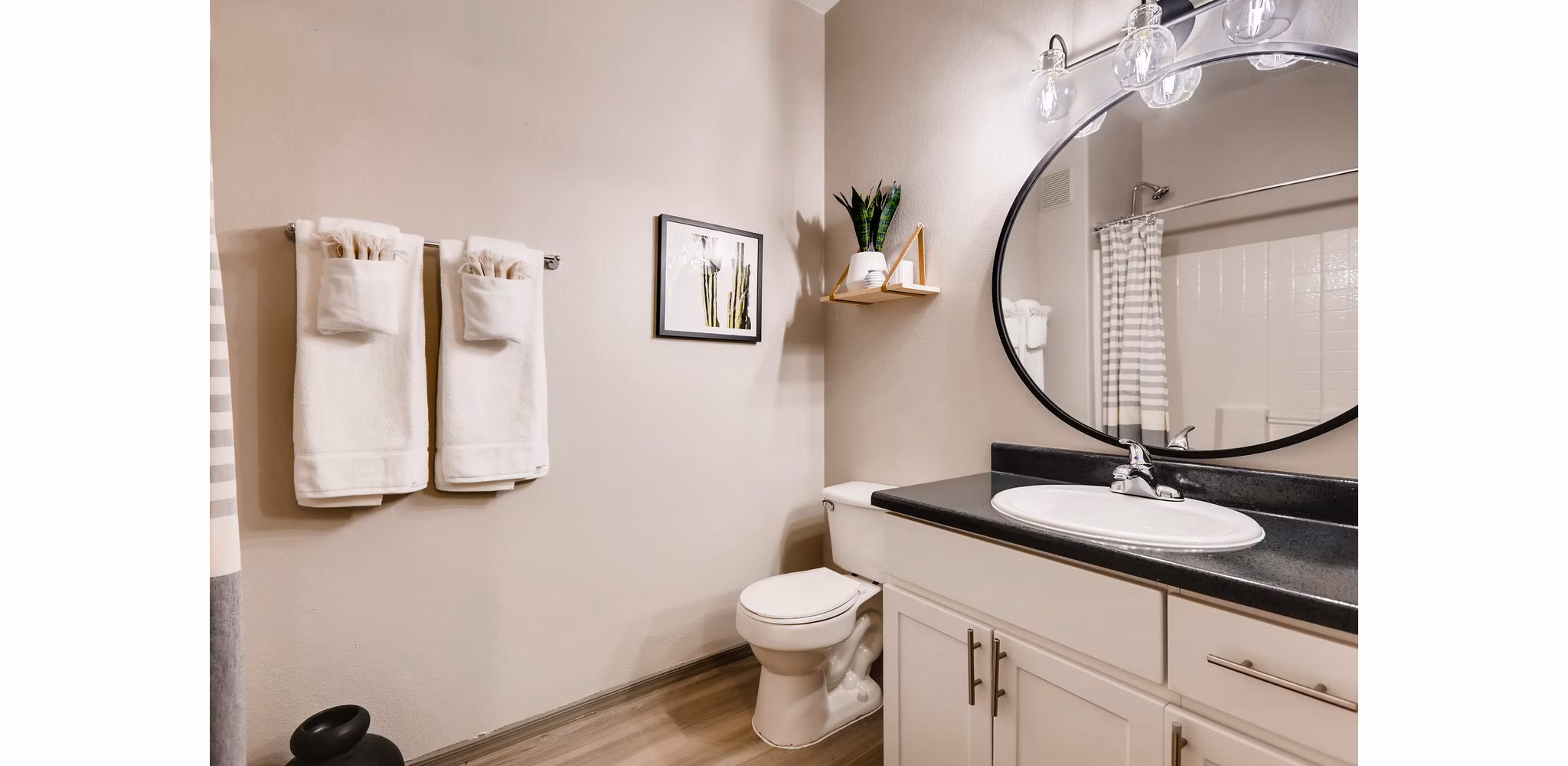 bathroom at Palm Court Apartments
