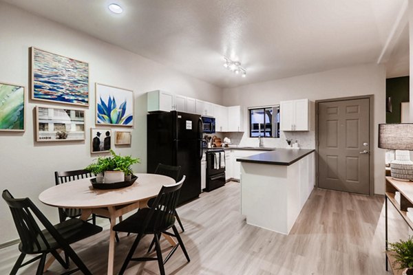 dining room at Palm Court Apartments