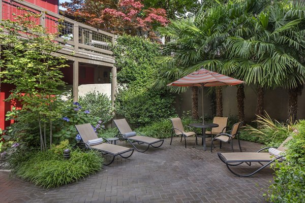 courtyard at Canyon Park Apartments