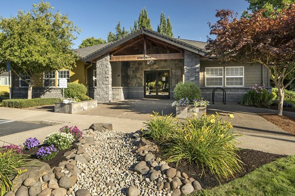 exterior at Crescent Park Apartments