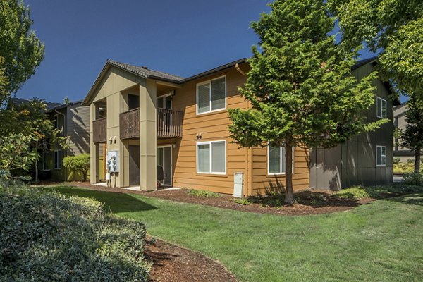 exterior at Crescent Park Apartments