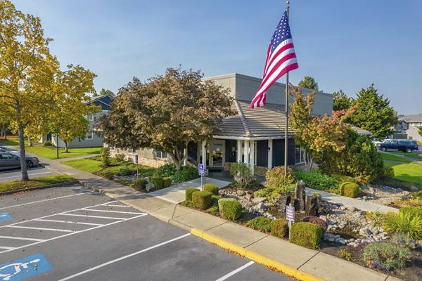 exterior at Parkside Apartments