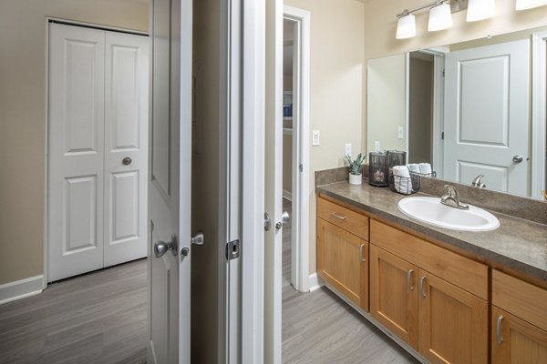 bathroom at Sorrento Bluff Apartments