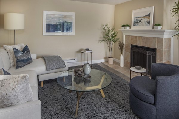 Spacious living room with modern decor in Sorrento Bluff Apartments