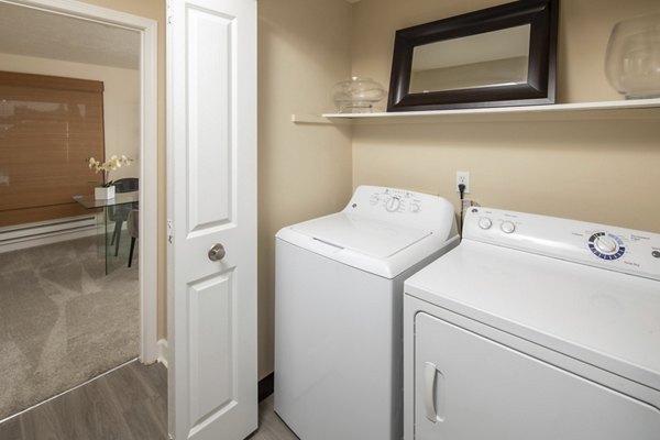 laundry facility at Sorrento Bluff Apartments