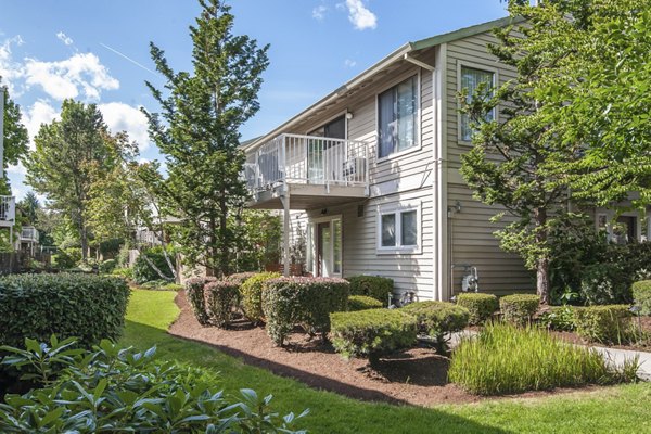 Summerfield Apartments: Elegant of luxury apartments in quiet neighborhood