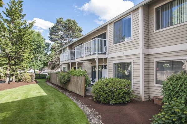 Summerfield Apartments: Elegant view of luxury apartments in a serene suburban setting