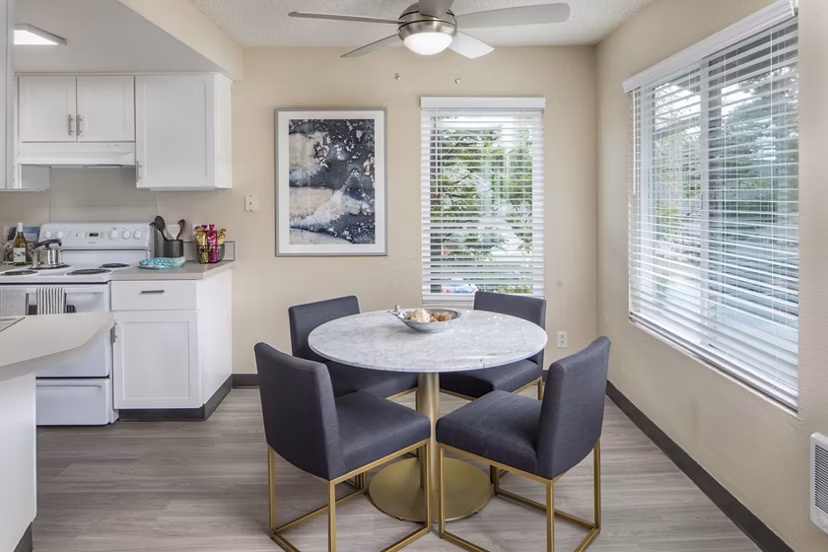Dining area with modern decor at Summerfield Apartments