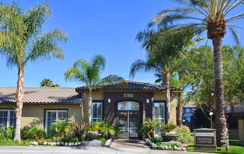 Castlerock Apartments: Contemporary design of luxury apartments in serene neighborhood