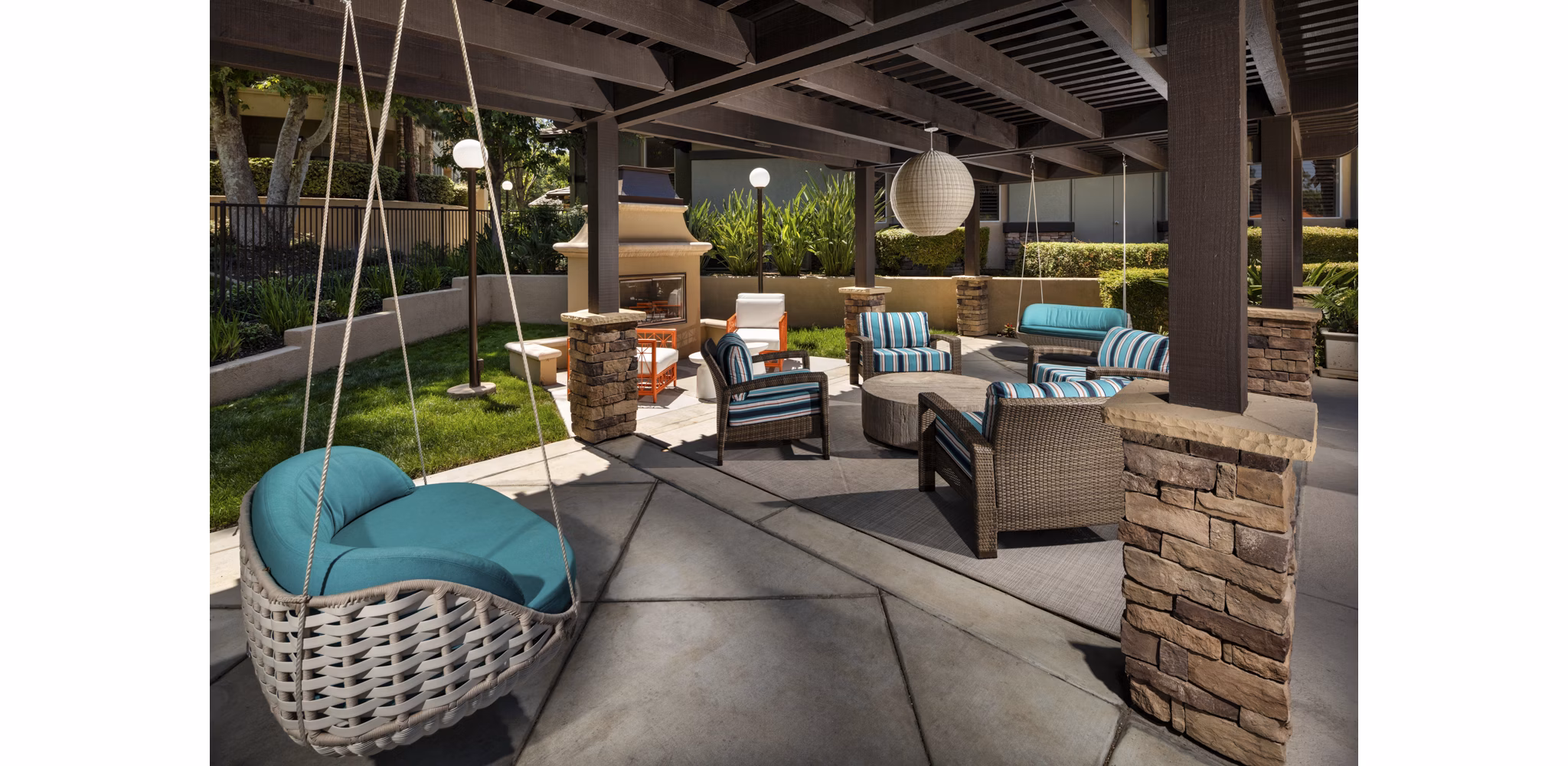 patio at Colonnade Apartments