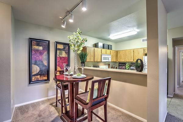Dining area at the Villas at Towngate