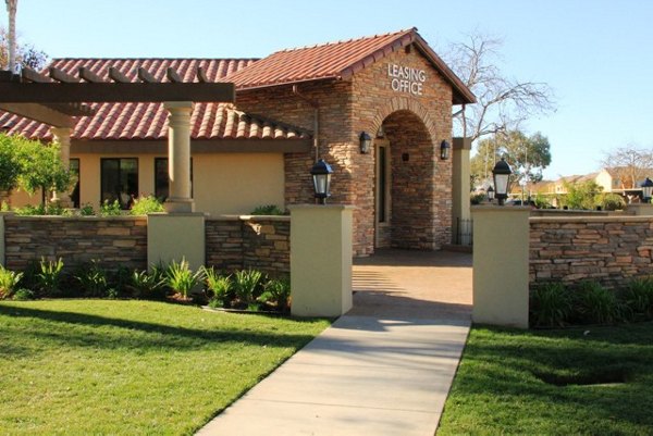 exterior at La Vista Apartments