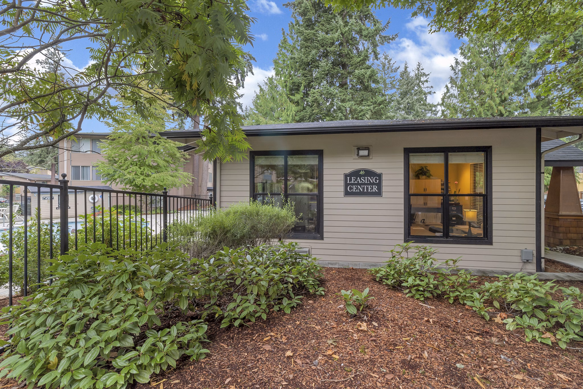 exterior at Bellepark East Apartments 