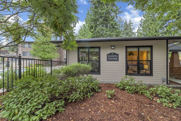 exterior at Bellepark East Apartments 