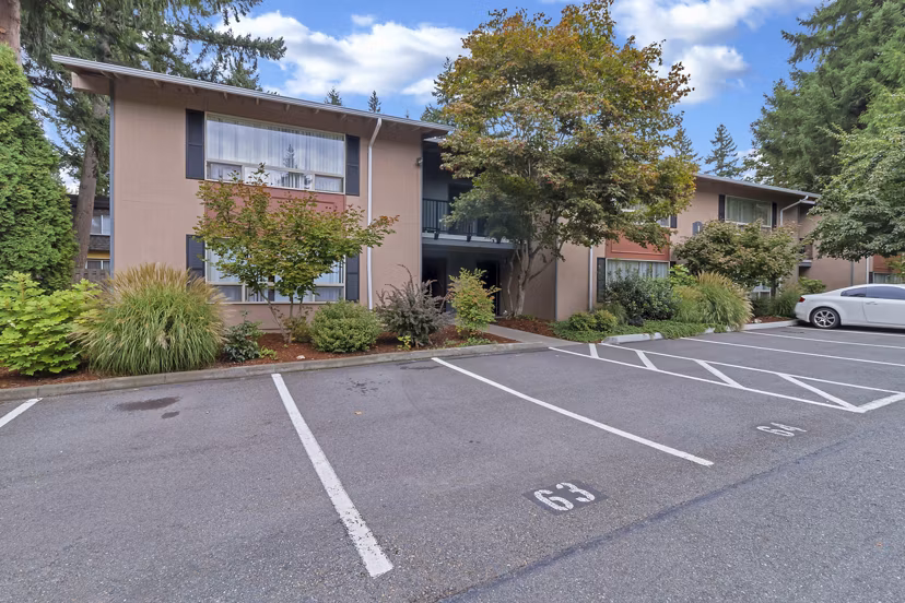 exterior at Bellepark East Apartments 