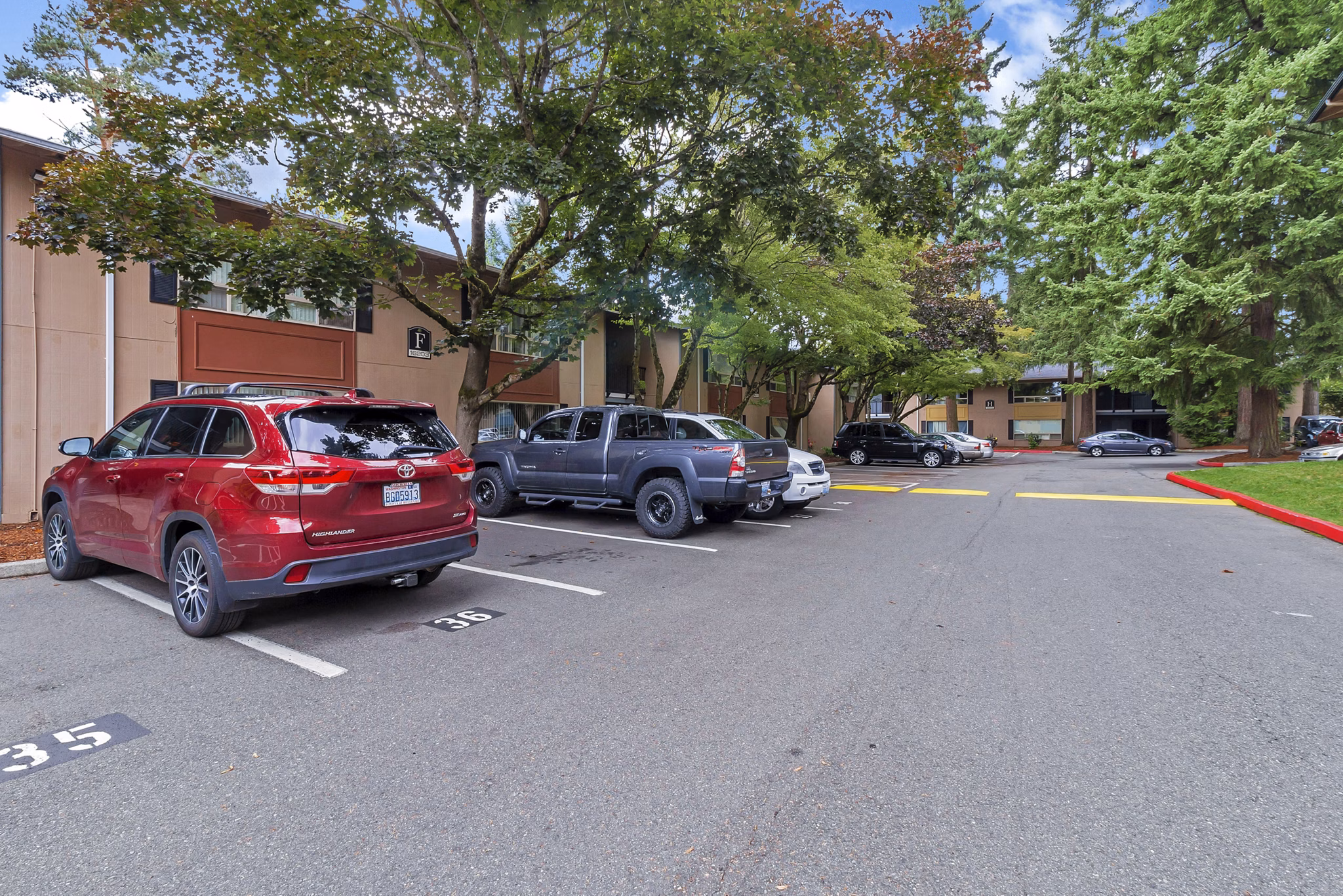 exterior at Bellepark East Apartments 