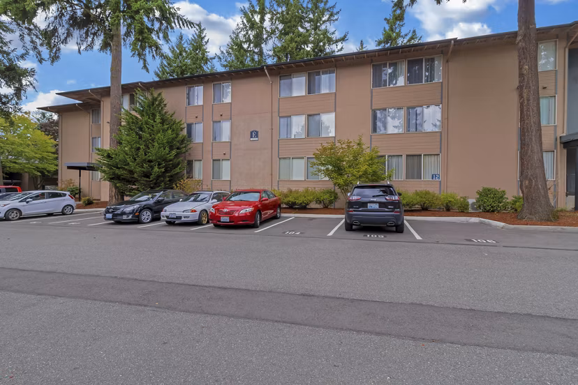 exterior at Bellepark East Apartments 