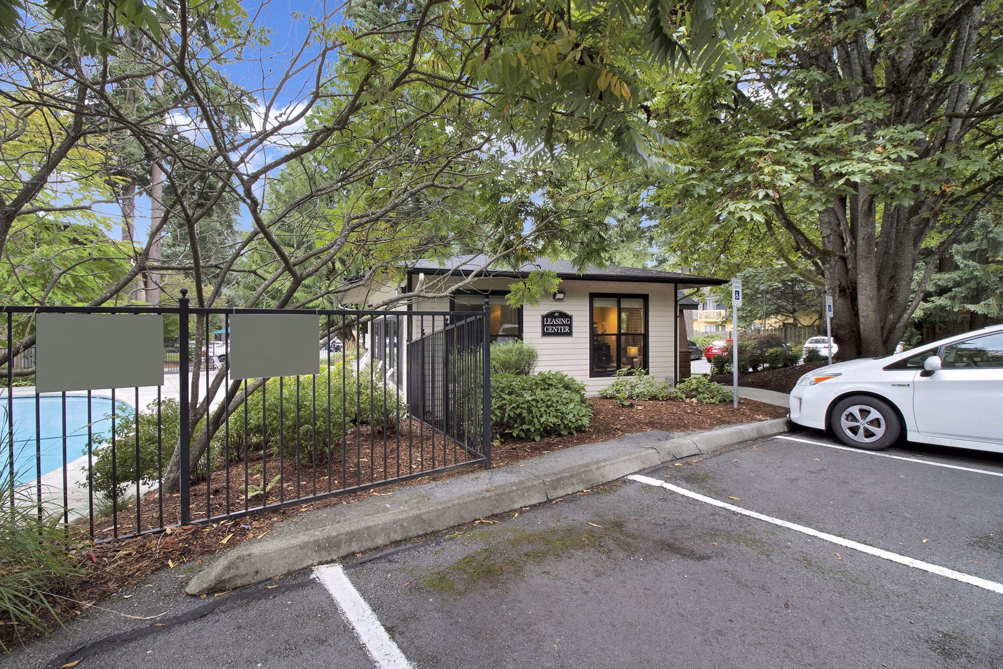 exterior at Bellepark East Apartments 