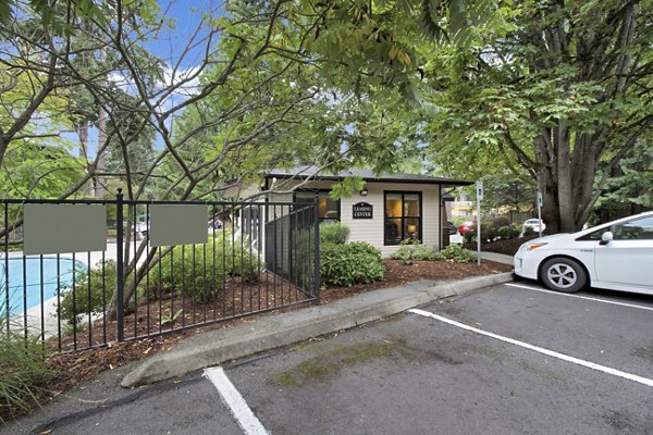 exterior at Bellepark East Apartments 