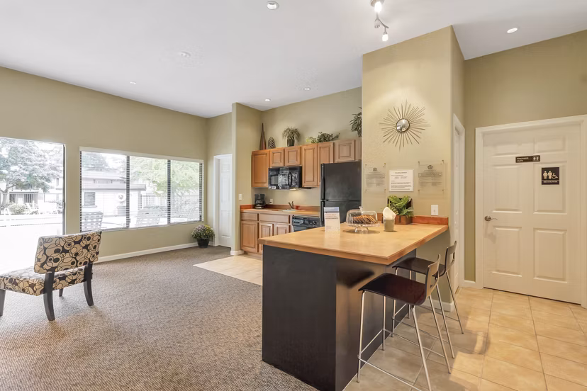 living room at Bellepark East Apartments 