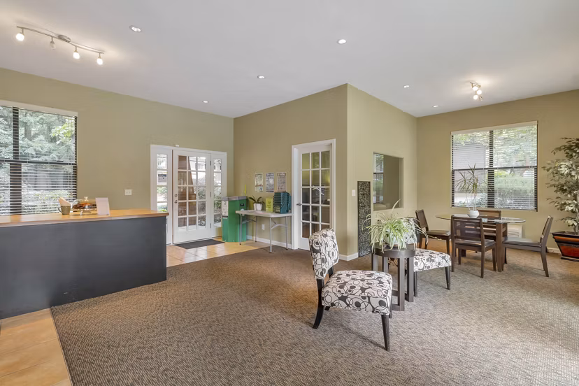 living room at Bellepark East Apartments 