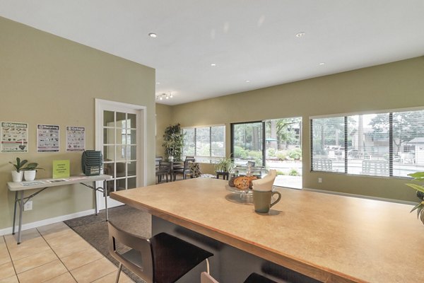 living room at Bellepark East Apartments 