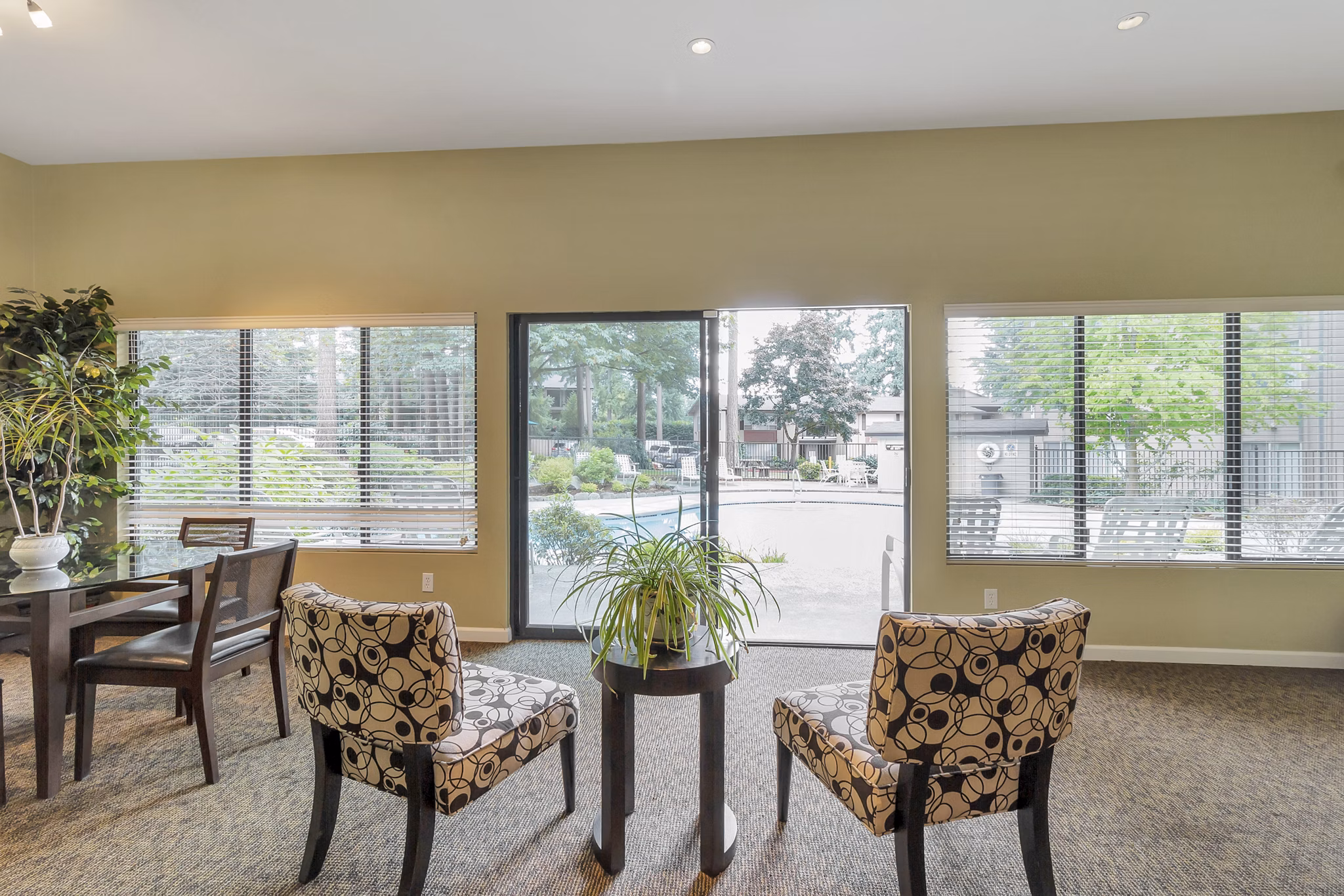 living room at Bellepark East Apartments 