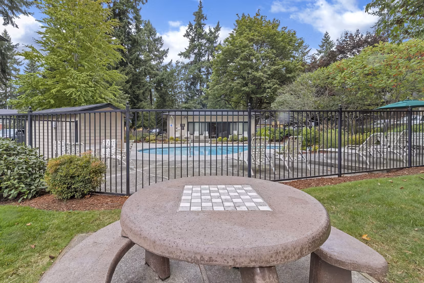 patio at Bellepark East Apartments 