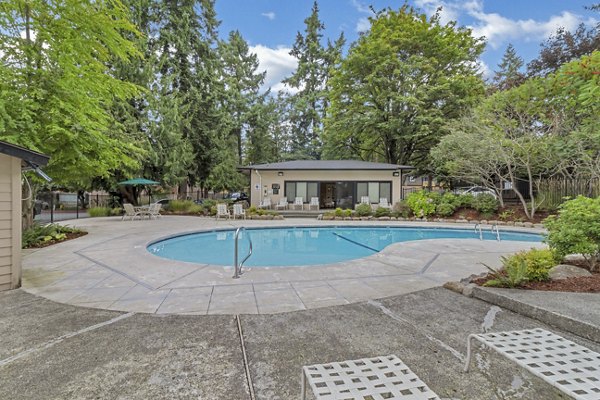 pool at Bellepark East Apartments 