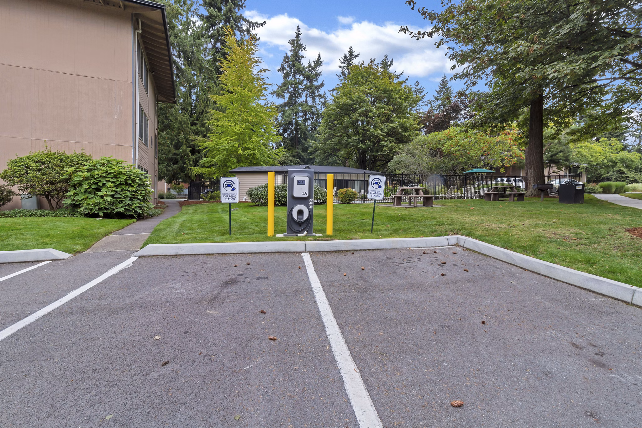 car charging station at Bellepark East Apartments 