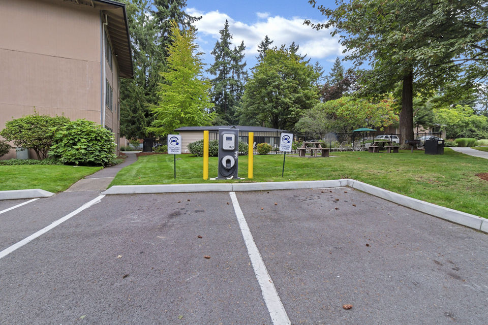 car charging station at Bellepark East Apartments 