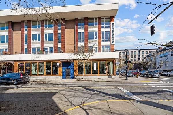 building at Franklin Ide Apartments