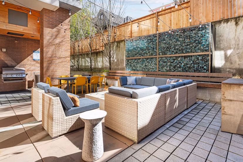 grill area at Franklin Ide Apartments