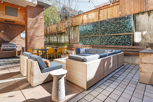 grill area at Franklin Ide Apartments