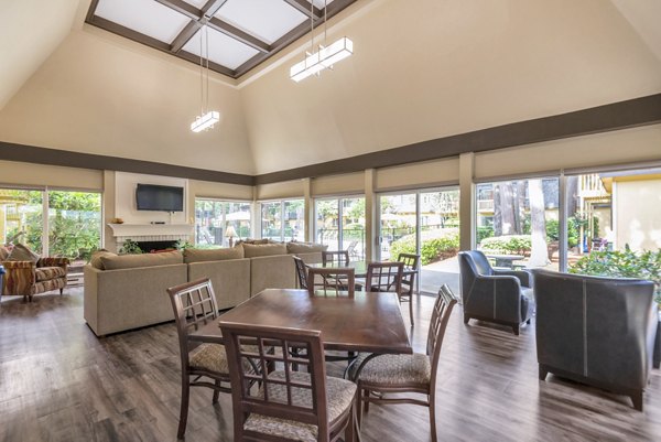 clubhouse at Woodside East Apartments 
