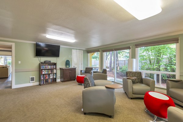 clubhouse at Woodside East Apartments 