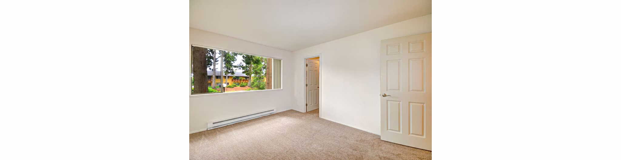 living room at Woodside East Apartments 