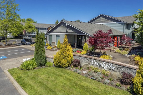 Creekside Apartments: Contemporary of luxury apartments nestled in a serene, wooded setting