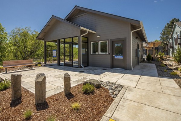 exterior at Creekside Apartments