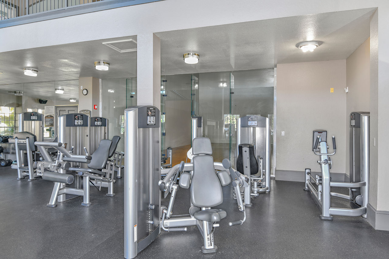 Gym at Park Central Apartments Manor Row (2 of 4)