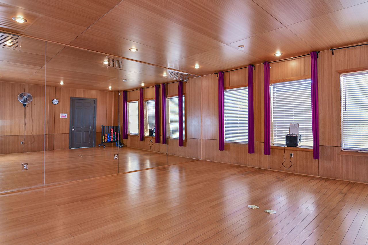 Gym at Park Central Apartments Manor Row (4 of 4)