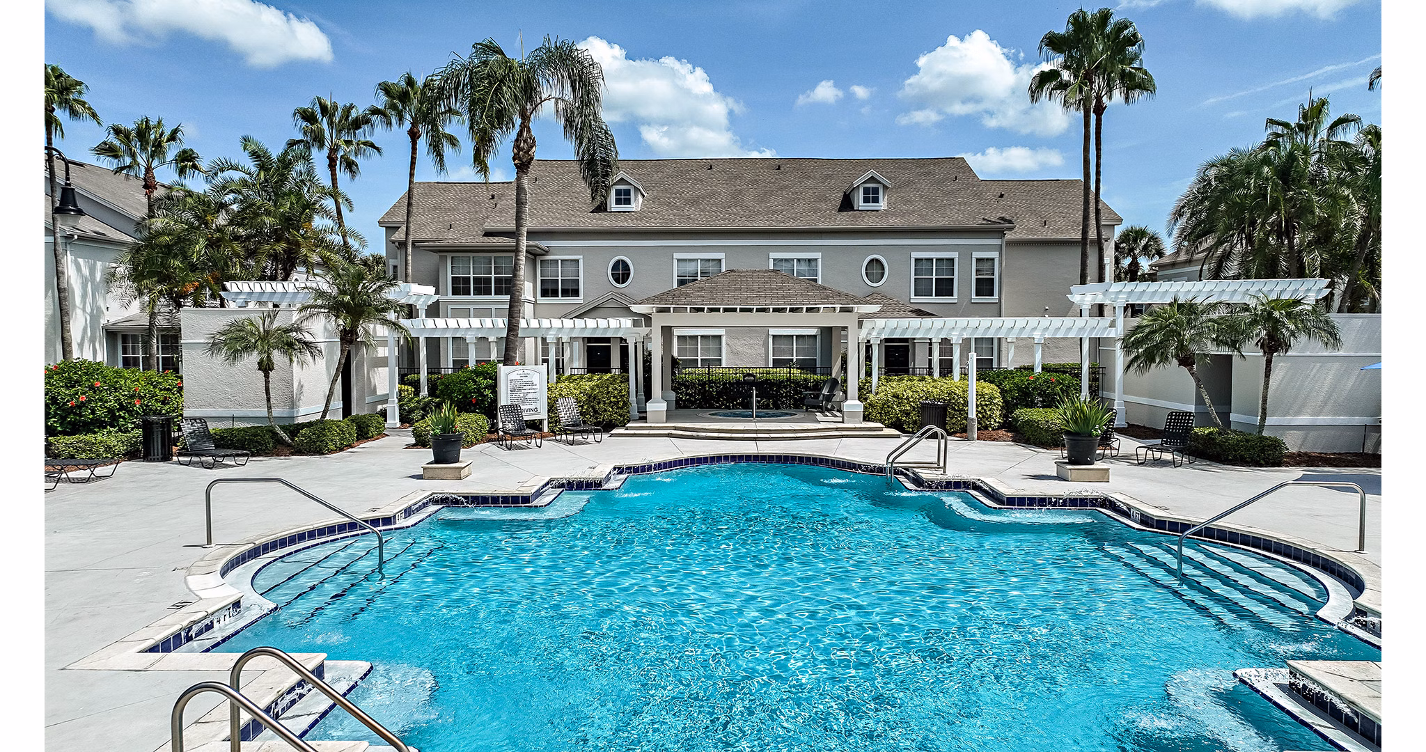 pool at Belmont Apartments